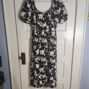 Time and Tru Black and White Floral Midi Dress